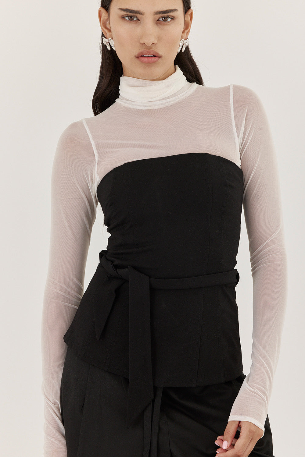 AIRI BLACK STRAPLESS TOP
