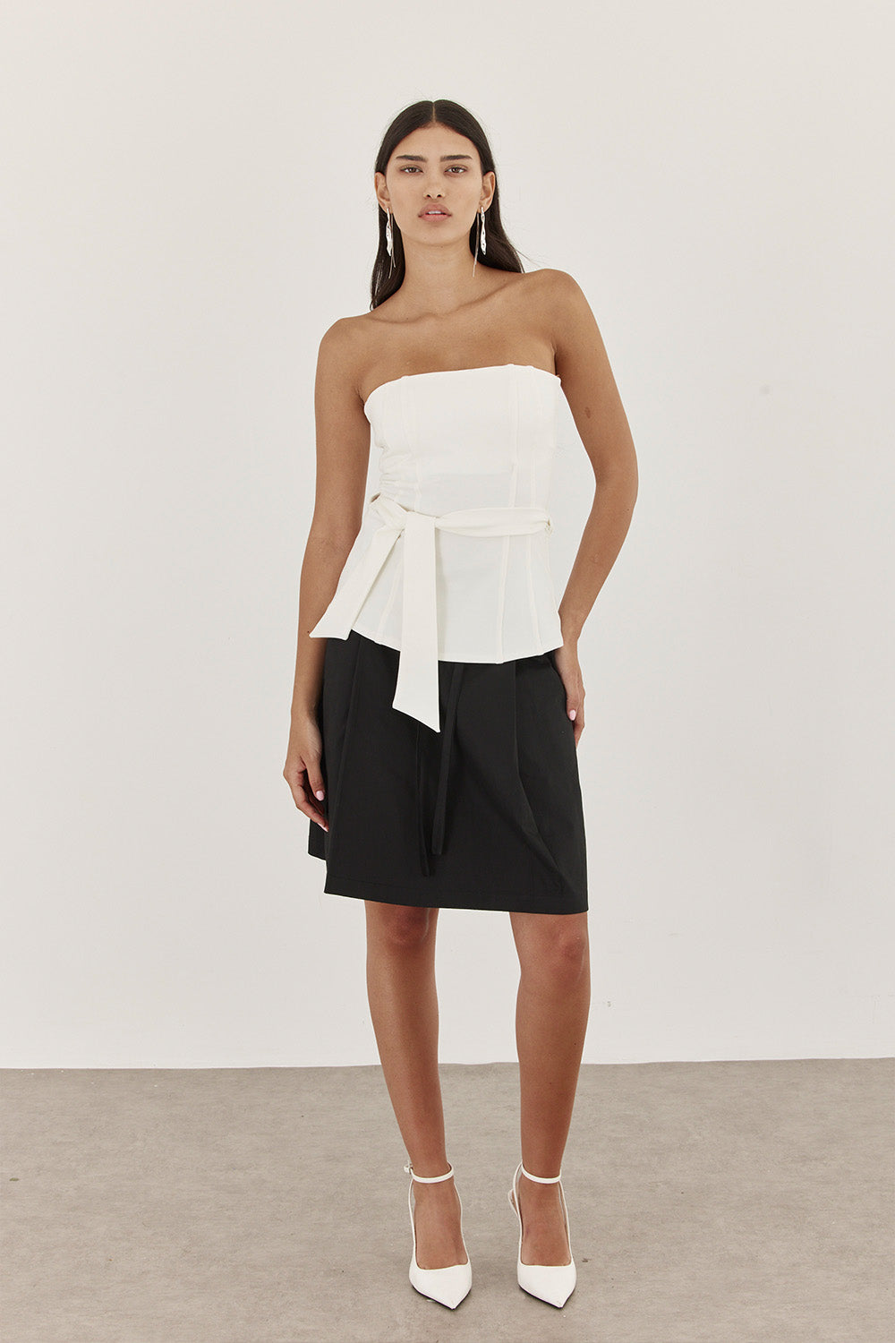 AIRI WHITE STRAPLESS TOP