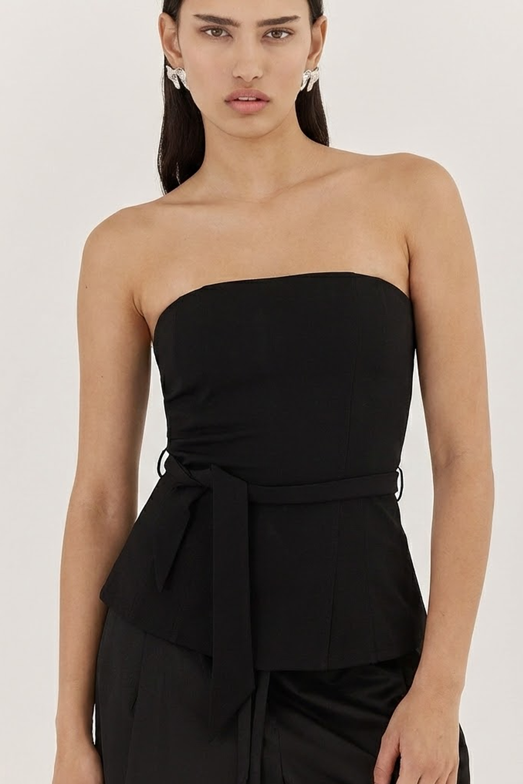 AIRI BLACK STRAPLESS TOP